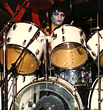 Jamie Drums (5967 bytes)